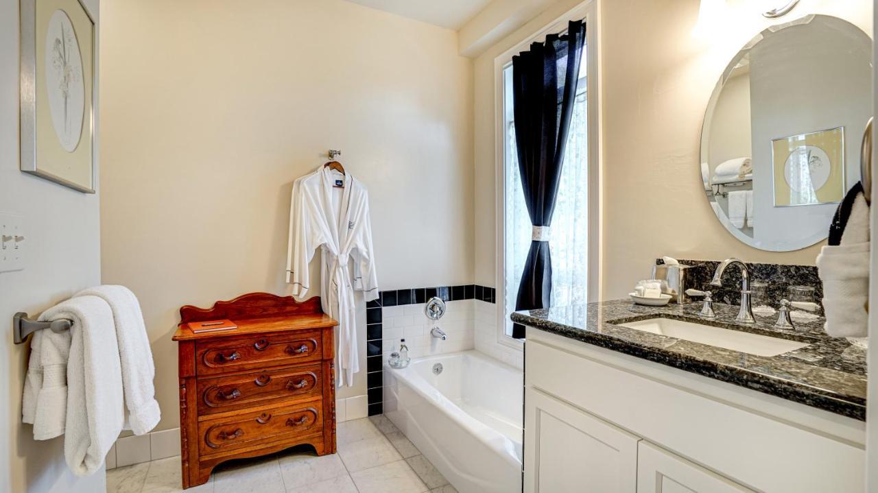 The River Belle Inn Healdsburg Extérieur photo